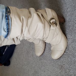 🛍Kelly & Katie heeled boots